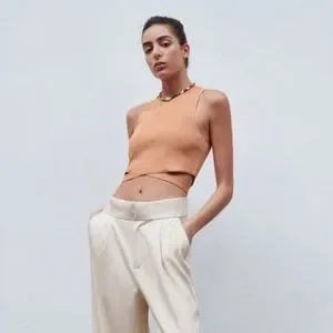 トップス S zip cutout knit tops graygeTheredthred CUT OUT KNIT TOP WITH METAL DETAIL - Light brown | ZARA United States